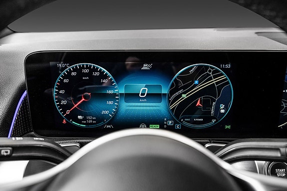 Mercedes-Benz EQB300 12 of 27