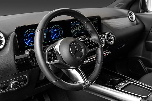 Mercedes-Benz EQA250 18 of 23