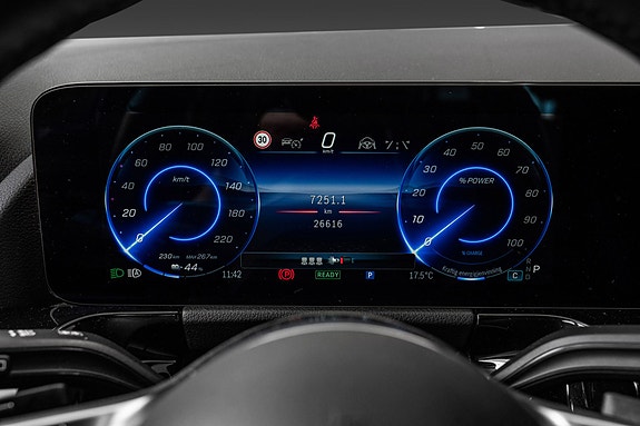 Mercedes-Benz EQA250 12 of 23