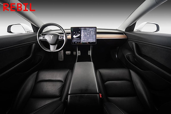 Tesla Model 3 11 of 26
