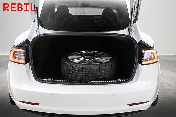 Tesla Model 3 24 of 26