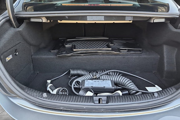 Mercedes-Benz C300 e 19 of 20