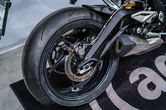 Triumph Street Triple 765 RS - AGM WEEK TILBUD - 15 000kr i avslag og rentekampanje- Kun 1 igjen!// 6 of 18