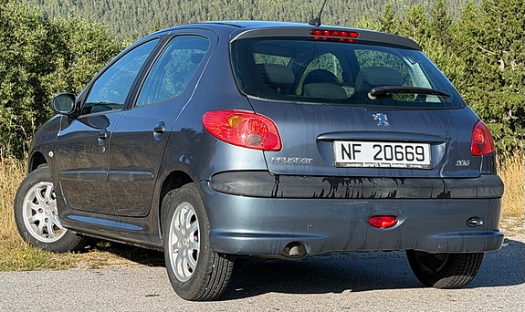 Peugeot 206 9 of 18