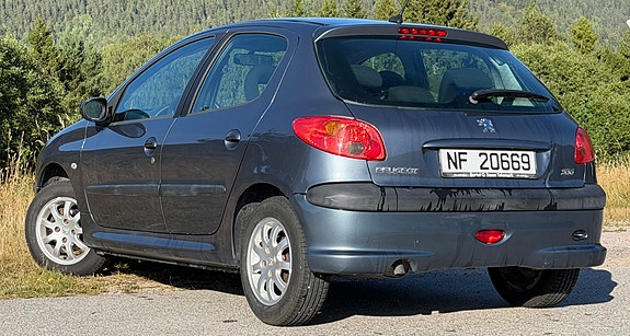 Peugeot 206 8 of 18