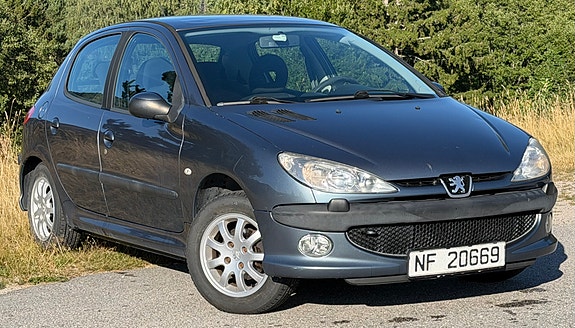Peugeot 206 3 of 18