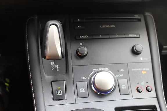Lexus CT200h 15 of 20