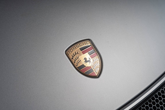 Porsche 718 Cayman GT4 24 of 30