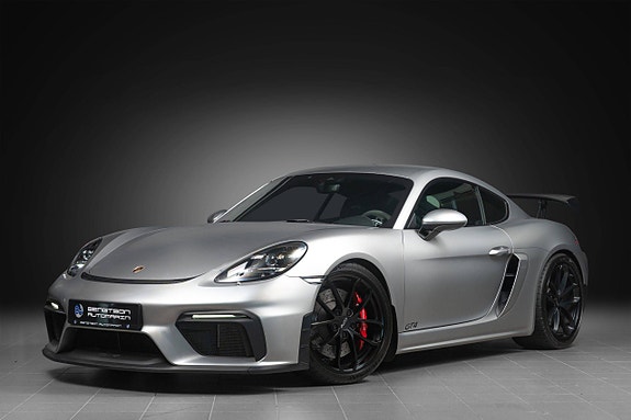 Porsche 718 Cayman GT4 27 of 30