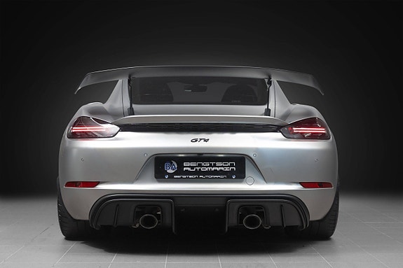 Porsche 718 Cayman GT4 3 of 30