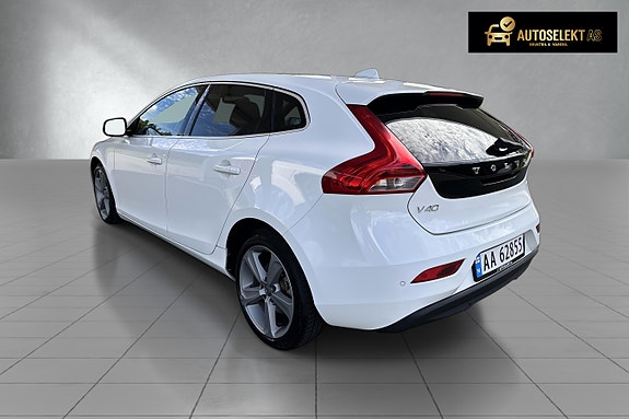 Volvo V40 7 of 16