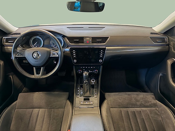 Skoda Superb 12 of 30