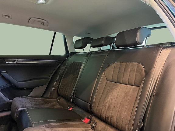 Skoda Superb 10 of 30