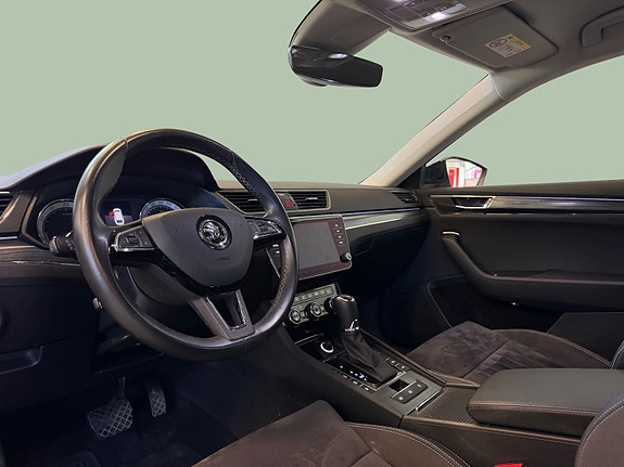 Skoda Superb 13 of 30