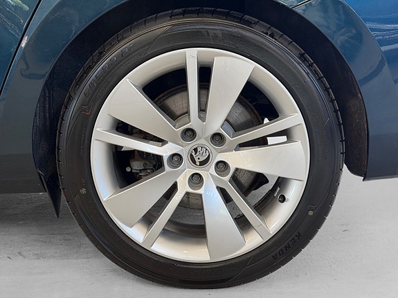 Skoda Superb 7 of 30