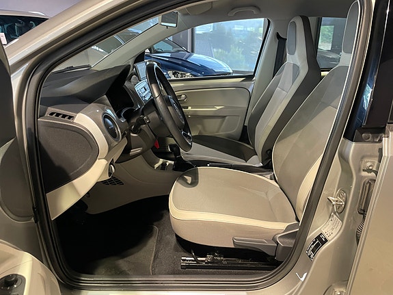 Volkswagen UP! 9 of 30