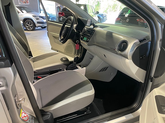 Volkswagen UP! 23 of 30