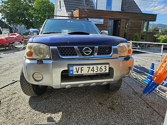 Nissan King Cab 4 of 14
