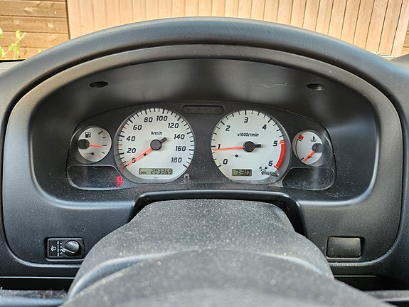 Nissan King Cab 9 of 14