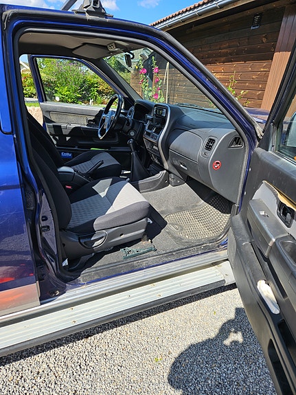 Nissan King Cab 6 of 14