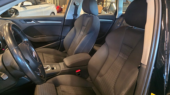Audi A3 8 of 16
