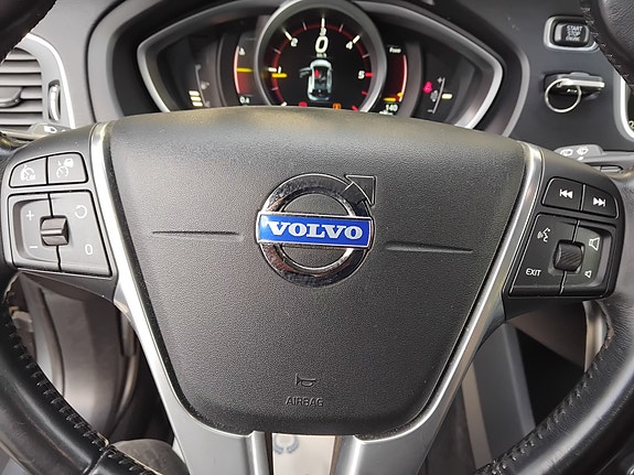 Volvo V40 14 of 23