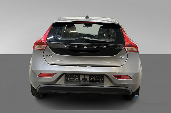 Volvo V40 5 of 23