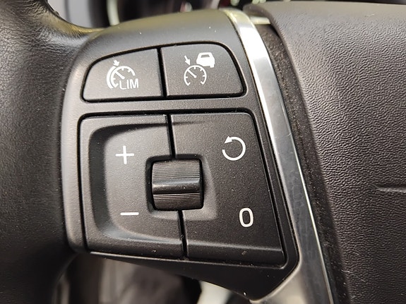 Volvo V40 15 of 23