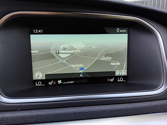 Volvo V40 19 of 23