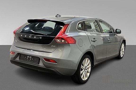 Volvo V40 6 of 23