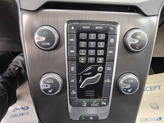Volvo V40 20 of 23