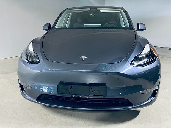 Tesla Model Y 2 of 20