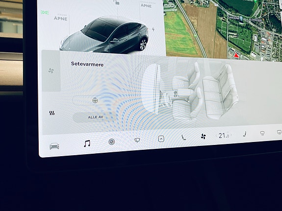 Tesla Model Y 17 of 20