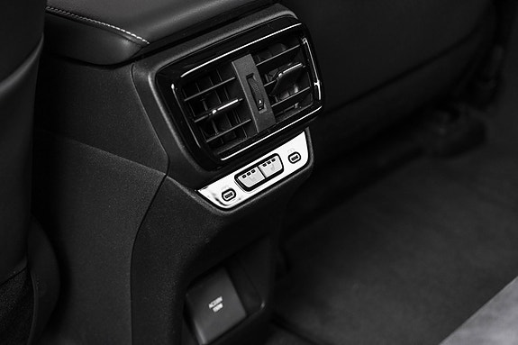 Lexus RZ450e 21 of 25