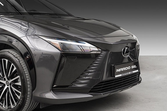 Lexus RZ450e 2 of 25