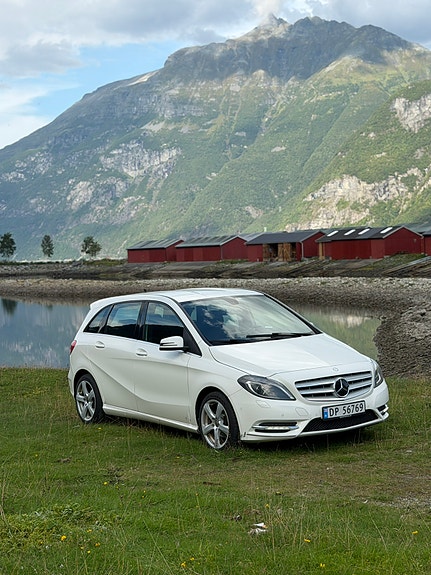 Mercedes-Benz B180 d 3 of 16