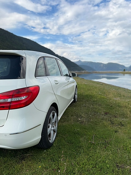 Mercedes-Benz B180 d 8 of 16