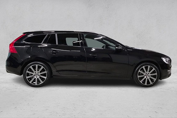 Volvo V60 5 of 30