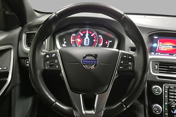 Volvo V60 11 of 30