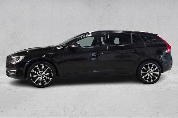 Volvo V60 2 of 30