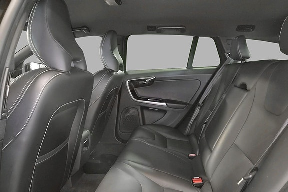Volvo V60 15 of 30