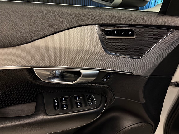 Volvo XC90 27 of 30