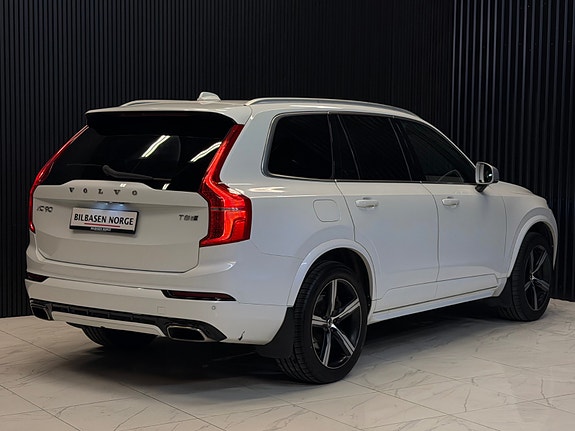 Volvo XC90 12 of 30