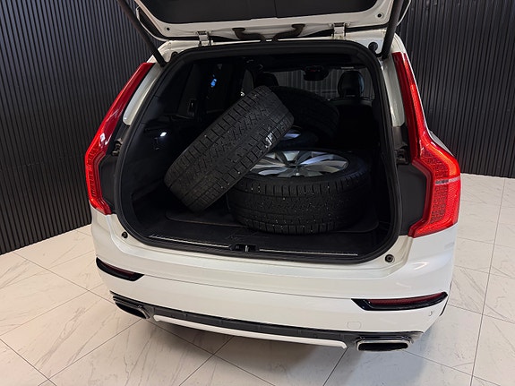 Volvo XC90 14 of 30