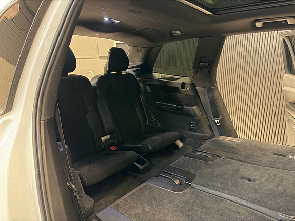 Volvo XC90 23 of 30