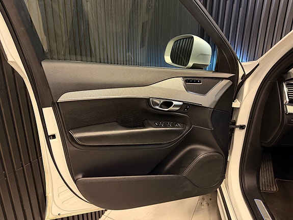 Volvo XC90 28 of 30