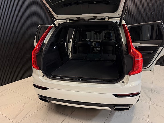 Volvo XC90 19 of 30