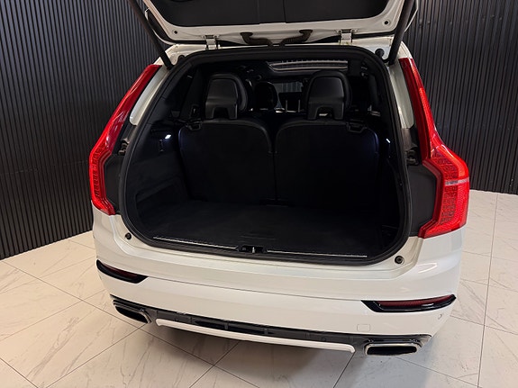 Volvo XC90 20 of 30