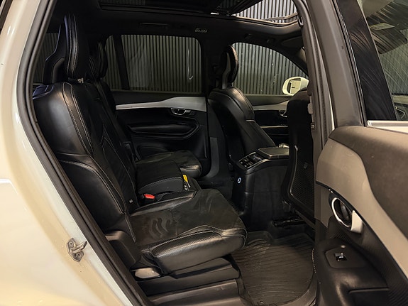 Volvo XC90 21 of 30