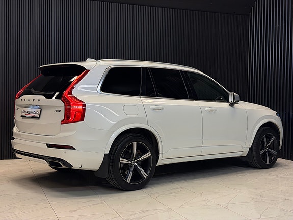 Volvo XC90 13 of 30